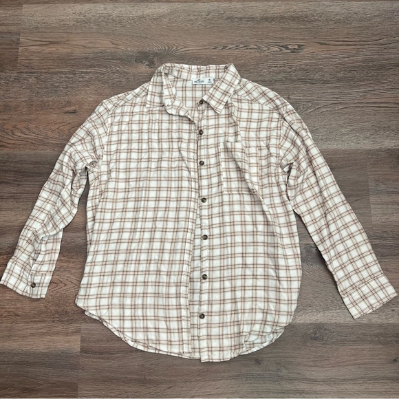 Hollister Tops - Hollister California button-down blouse in white and brown plaid Medium